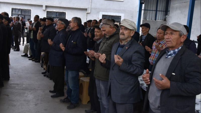 Balıkesir'de çiftçiler yağmur duasına çıktı