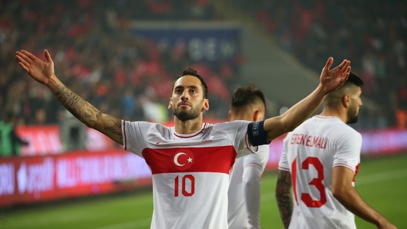 Hakan Çalhanoğlu: Mart ayındaki maçlar bizim için çok önemli