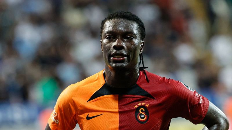 Adana Demirspor, Bafetimbi Gomis'i istiyor