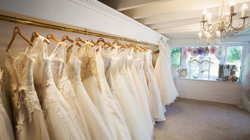 Z kuşağı sade gelinlik tercih ediyor