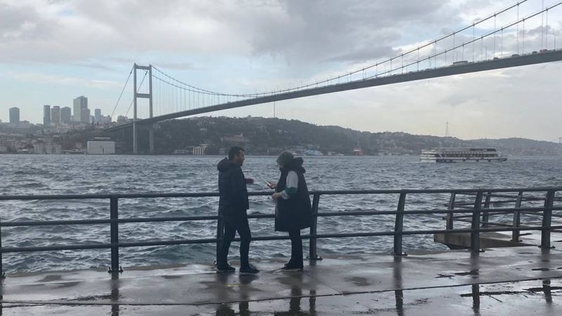 İstanbul Boğazı’nda şiddetli rüzgar etkili oldu