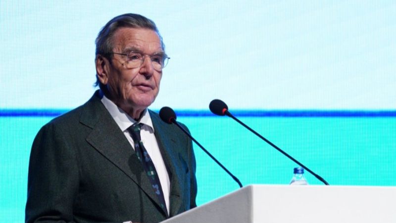 Gerhard Schröder: Türkiye, Avrupa'ya gaz tedarikinde önemli rol oynuyor