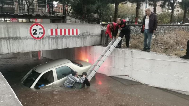 Aydın'da sağanak yağış etkili oldu