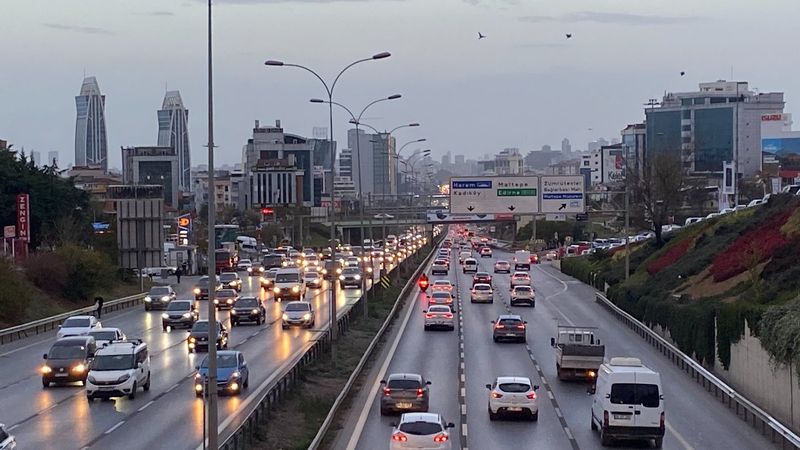 İstanbul'da trafik yoğunluğu yüzde 62'ye ulaştı 