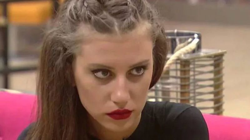 Sütyensiz paylaşımına yorum yağdı! Melis Buse Betkayan'dan olay poz...