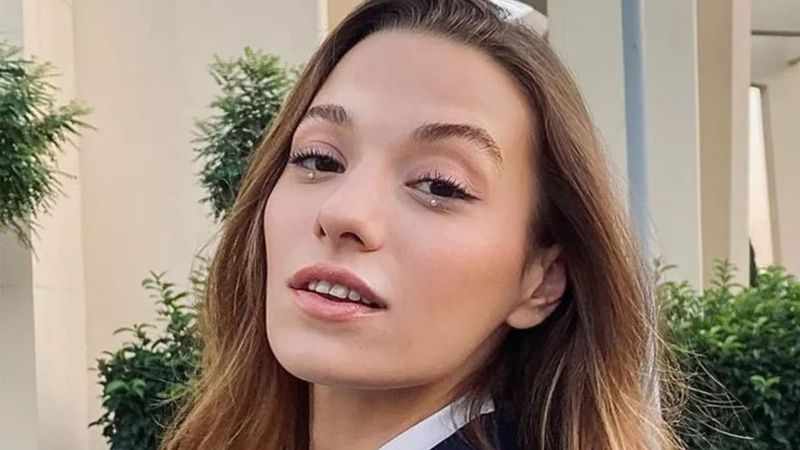 Duy Beni'nin Melisa'sı Sümeyye Aydoğan'dan iç çamaşırlı poz! 