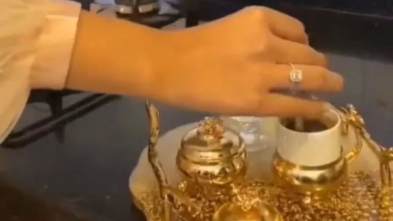 Sosyal medyanın midesi kalktı! Damat kahvesine öyle bir şey koydu ki... 'Şeytanın aklına gelmez'