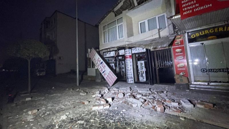 Düzce'de 5,9 büyüklüğündeki sarsıntı, 1999 depremini hatırlattı