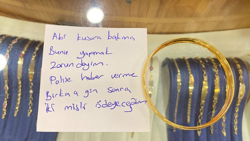 Zonguldak'ta 'Bunu yapmak zorundayım' notuyla kuyumcudan bilezik çaldı