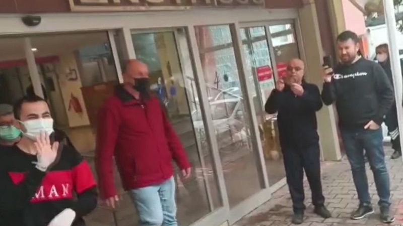 İstanbul'da kanser tedavisi gören öğretmeni öğrencileri unutmadı