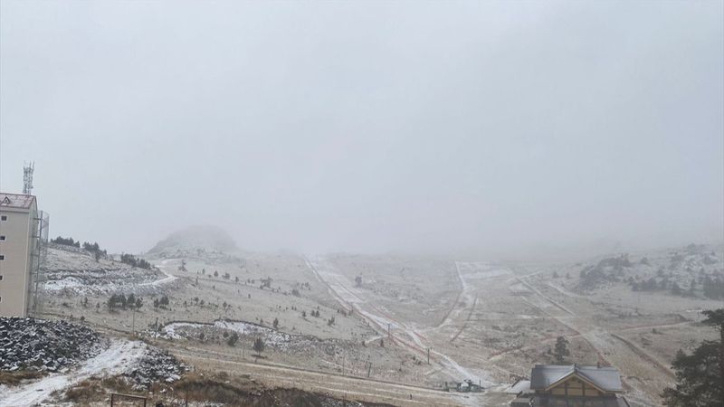 Kartalkaya'ya sezonun ilk karı yağdı