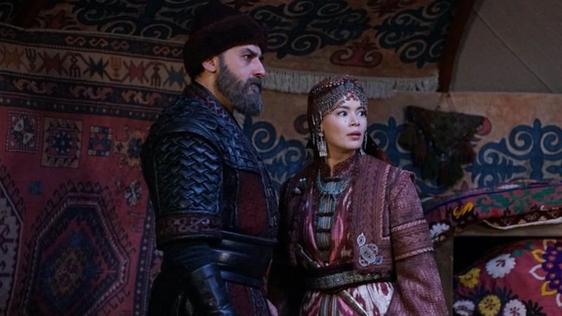 Seray Kaya ayna pozunu paylaştı! Sosyal medyadan gören yorum yağdırdı