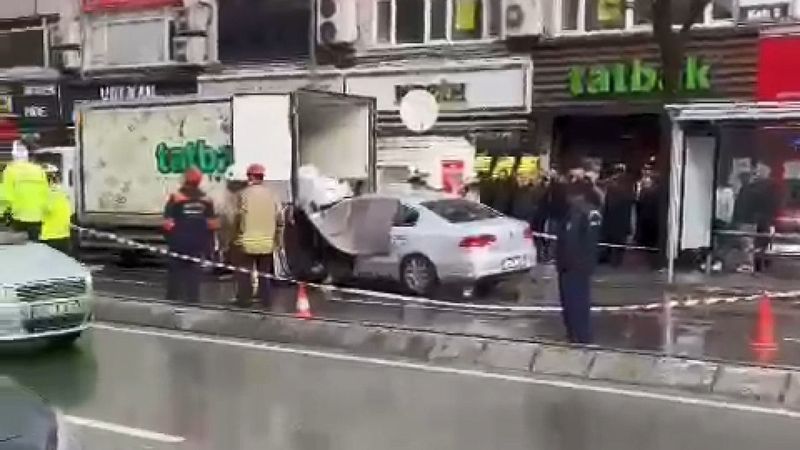 Ümraniye'de kalp krizi geçiren şoför kaza yaptı