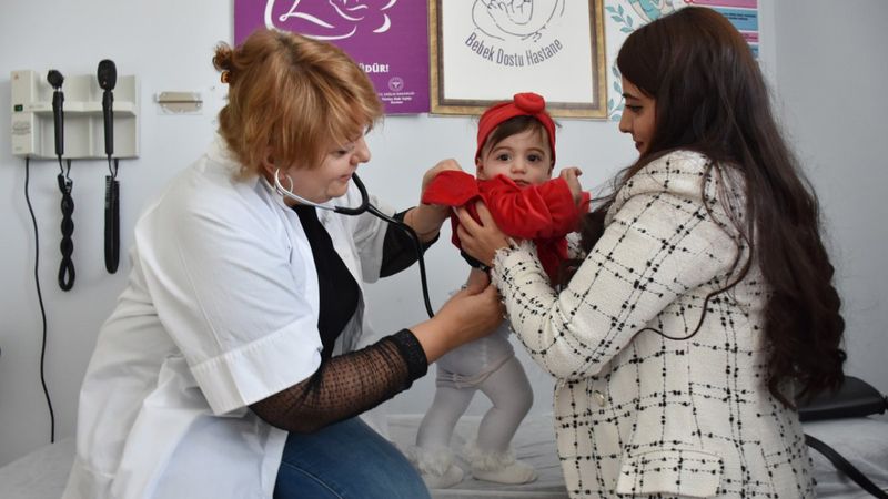 Ukraynalı kadın doktor Olena, Hakkari'de görev başında