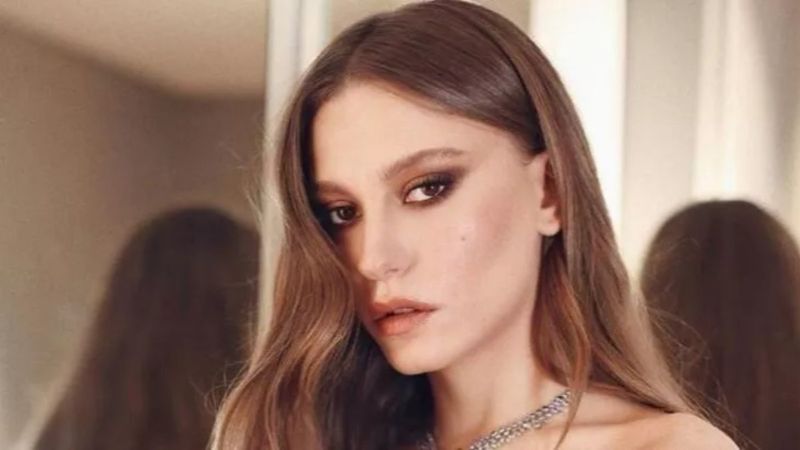 Serenay Sarıkaya'nın dil çıkarıp göğüslerini tutması olay oldu! 