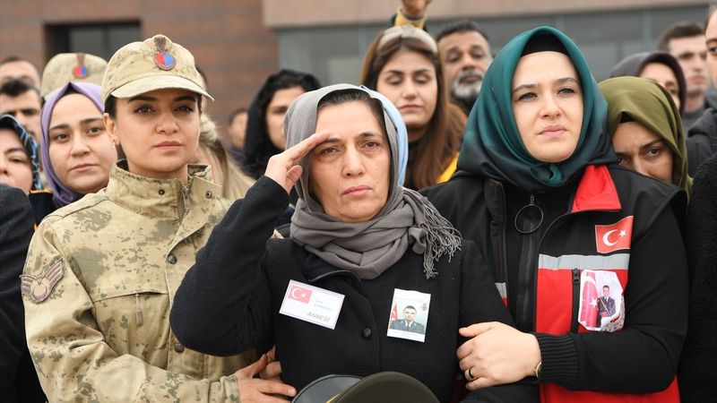 Pençe şehitlerinin naaşı Gaziantep'e getirildi