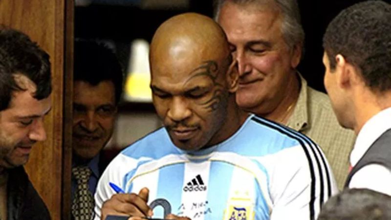 Mike Tyson'dan Messi'ye destek