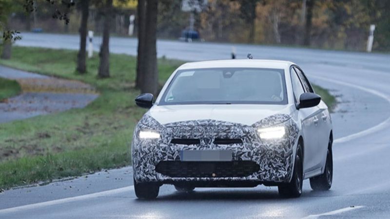 2023 Opel Corsa casus kameralara yakalandı