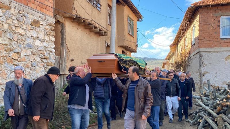 Kütahya'da ayı saldırısında ölen kadın toprağa verildi