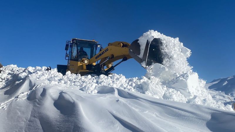 Şırnak'ta kar kalınlığı 2 metre oldu