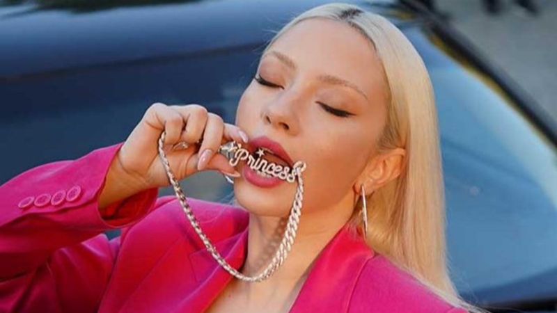 Ece Seçkin'in 1600 adet pırlantalı kolyesi