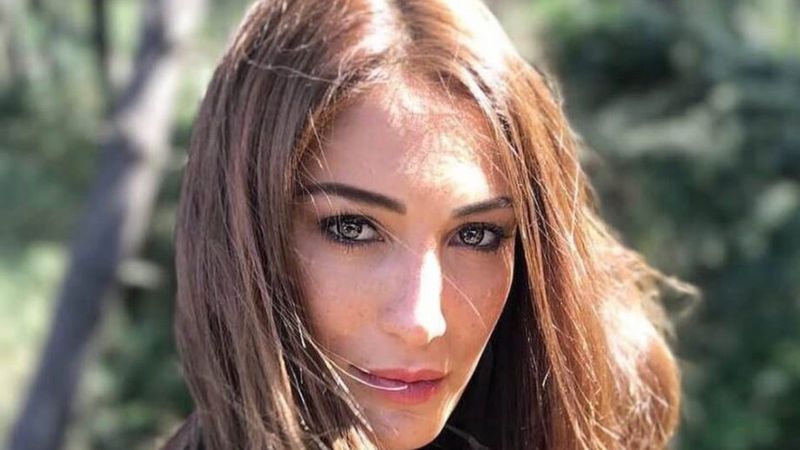 Arka Sokaklar'ın Bahar'ı dilini çıkarıp poz verdi, sosyal medya yıkıldı! 'Lokum gibi'