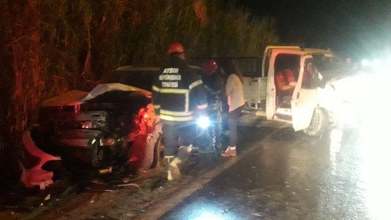 Aydın'da otomobil ve kamyonet kafa kafaya çarpıştı 