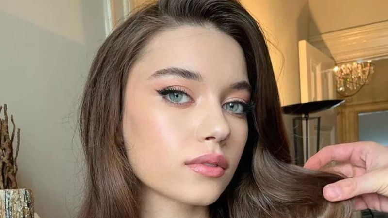 İç çamaşırsız pozu olay oldu! Yalı Çapkını'nın Seyran'ı Afra Saraçoğlu'ndan sütyensiz poz: 