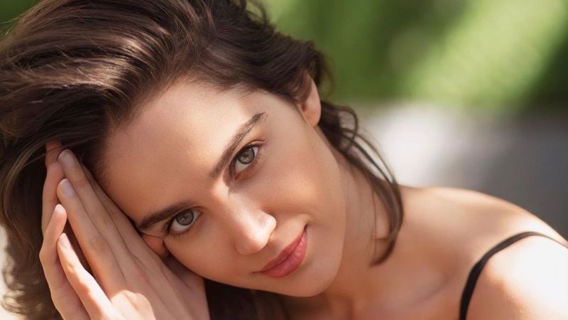 Balkan Ninnisi'nin Jovanka'sı yeşil gözleri ve pürüzsüz teniyle ortalığı yaktı! 