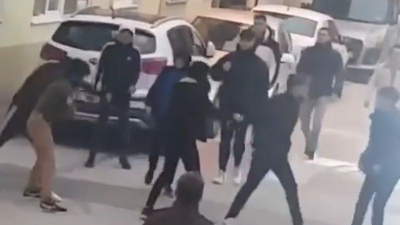 Bursa'da 20 kişilik liseli kavgası kamerada