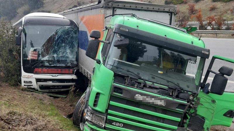 Aydın'da tır, yolcu otobüsüne çarptı: 4 yaralı
