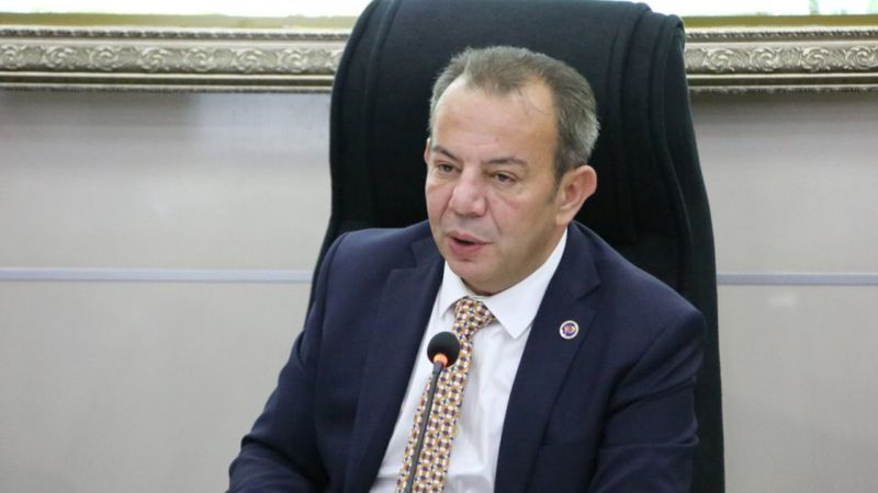 Tanju Özcan, kadın meclis üyesine hakaretten beraat etti