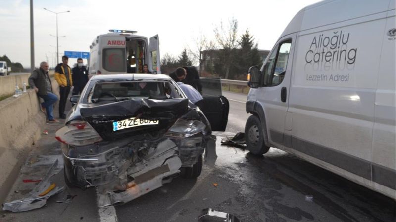 Tekirdağ'da yolda dolaşan köpek kazaya neden oldu: 3 yaralı