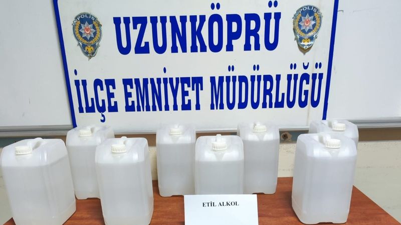 Edirne'de 32 litre sahte alkol ele geçirildi
