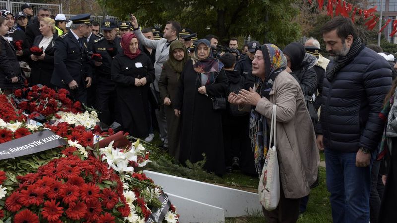 Beşiktaş'taki terör saldırılarında şehit düşenler anıldı