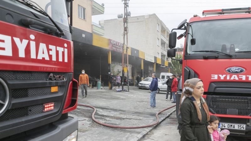 Mersin'de otomotiv servisinde yangın çıktı