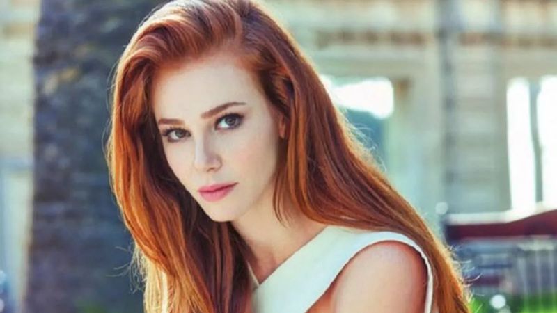 Cesur göğüs dekoltesiyle büyüledi! Çöp Adam'ın Peri'si Elçin Sangu'ya beğeni yağdı: 