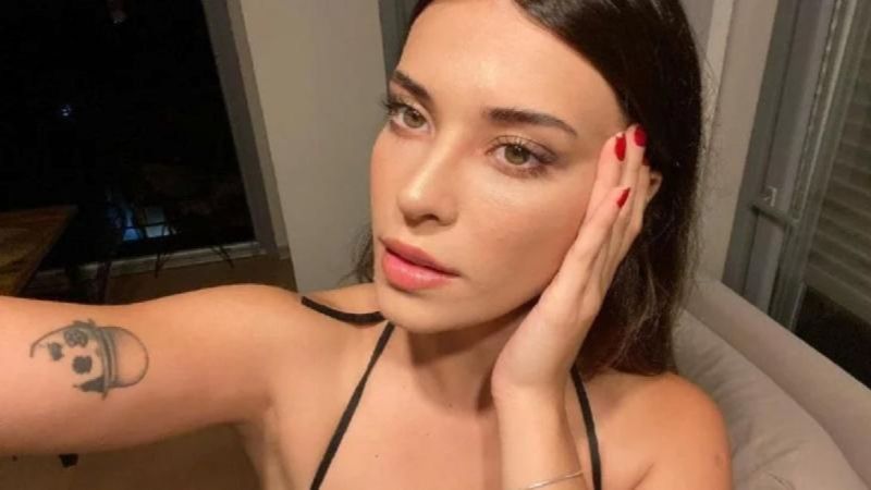 Devrim Özkan saksı önünde seksi pozlar verdi! 