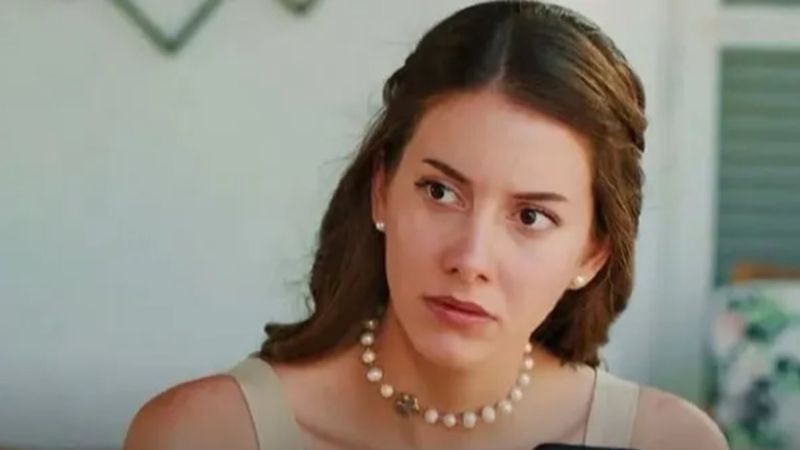 Yalı Çapkını'nın Suna'sı Beril Pozam kusursuz fiziğiyle kuğu gibi süzüldü! 'Çok güzelsin bilesin'