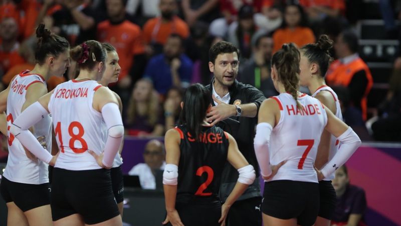 Imoco'ya kaybeden Eczacıbaşı, VakıfBank ile eşleşti