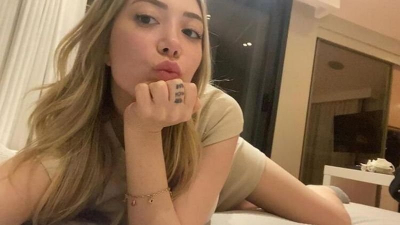 Taytlı spor pozuyla olay oldu! Mehmet Ali Erbil'in kızı Yasmin Erbil'in cesur anları: 