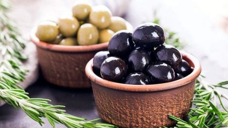 Zeytin çekirdeğini çöpe atmadan önce bir kez daha düşünün! Faydalarını duyunca şok olacaksınız