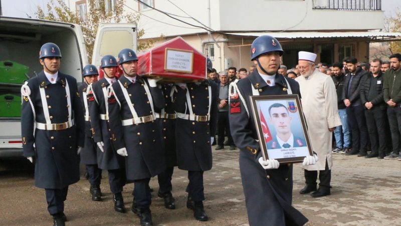 Gaziantep'te kazada ölen astsubay, son yolculuğuna uğurlandı