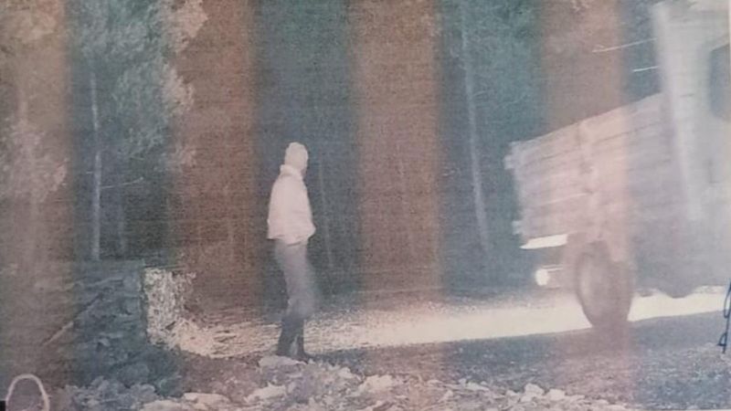 Denizli'de fotokapanı çalmaya çalışan şüpheliler yakalandı