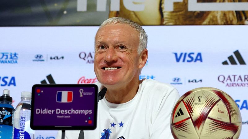 Didier Deschamps: Üçüncü yıldızı takacağız