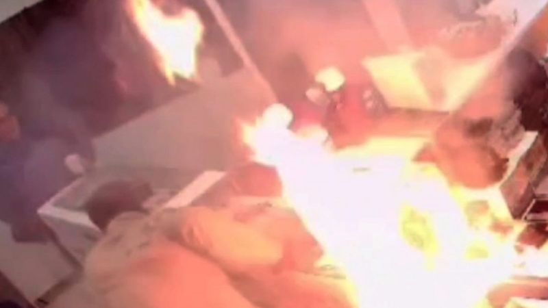 Karabük'te tamir edilen telefon, bomba gibi patladı 