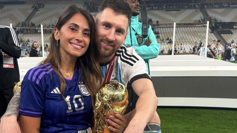 Kupayı öpücüklere boğdu! Messi'nin eşi Antonella Roccuzzo'nun şampiyonluk kareleri...