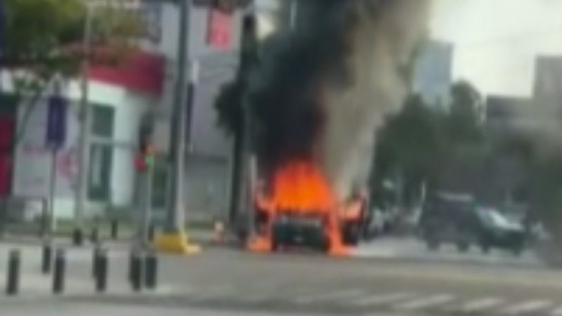 Meksika’da alev topuna dönen ambulansta patlama