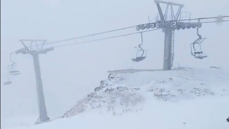 Kartepe'ye beklenen kar geldi 