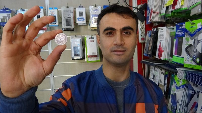 Mardin'de koleksiyoncu merak için para bastırdı 